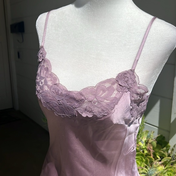 Falcon & Bloom Silk Top - Picture 10 of 11